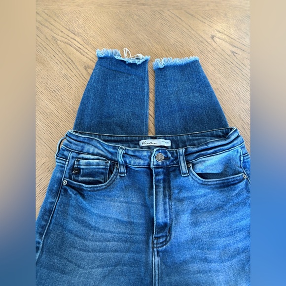 KanCan Frayed Hem Cropped Jeans in Indigo - Picture 3 of 7